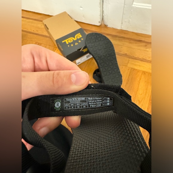 teva universal original size 8/8.5 NWT - Picture 3 of 4